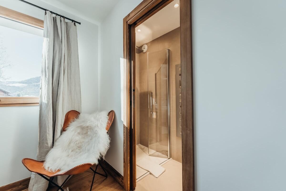 Douche à l'italienne — salle d'eau de la suite