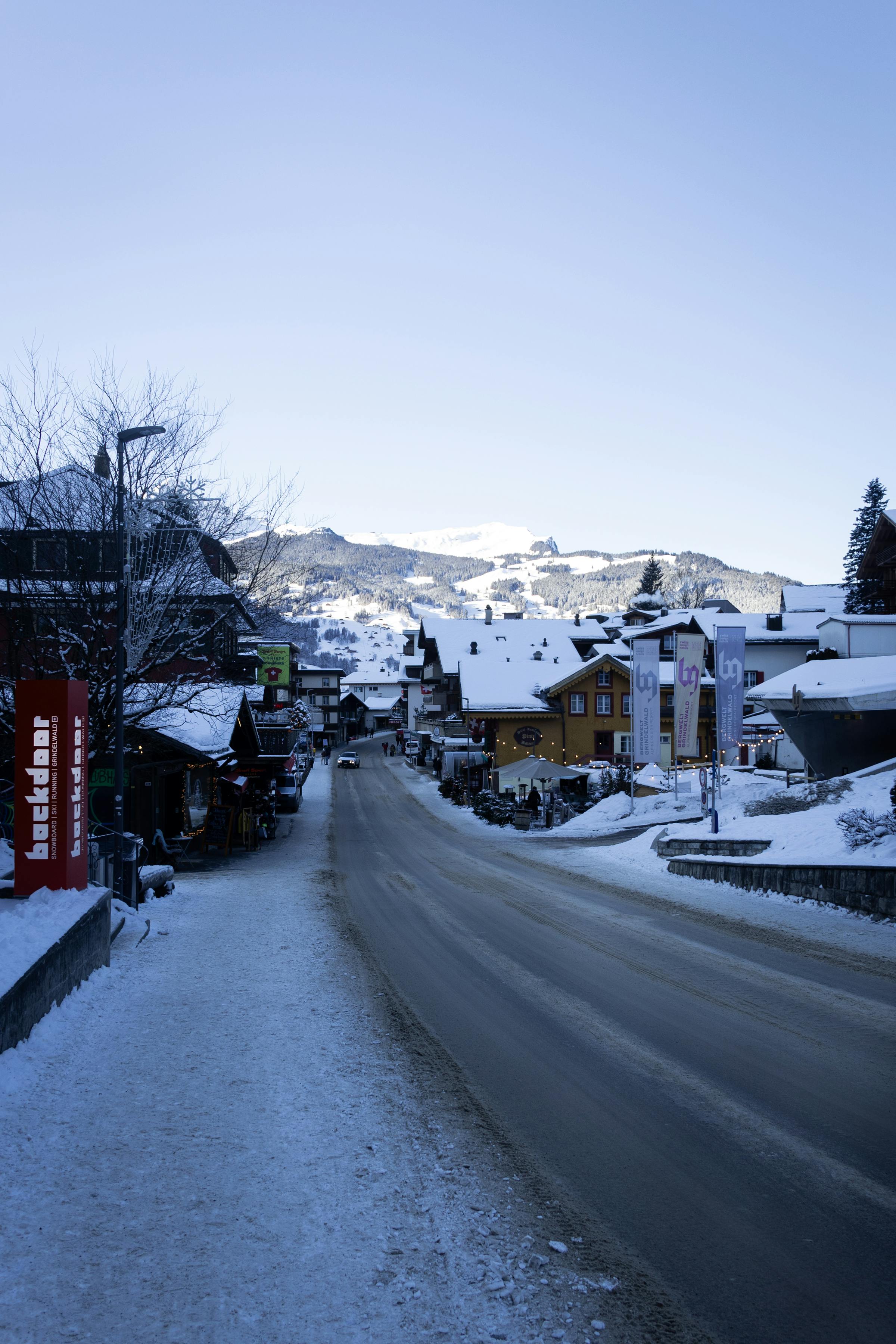 Place de Megève la nuit